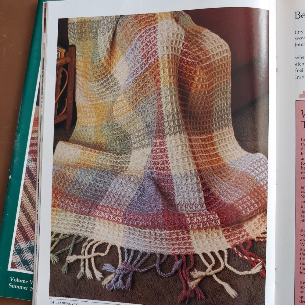 HANDWOVEN Weaving Magazine 1985 - Picture 7 of 10
